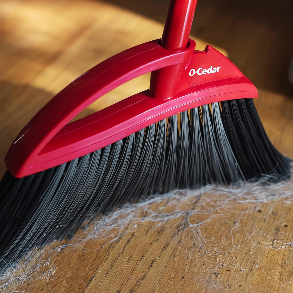 O-Cedar Pet Pro Broom with Step-On Dustpan | Remove 99% with One Sweep | Removes 3 Times More Pet Hair | Quiet Cleaning Tool for Cat and Dog Owners